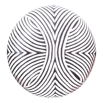 Bamiléké shield from Cameroon, black and white, solid wood, diameter 55cm