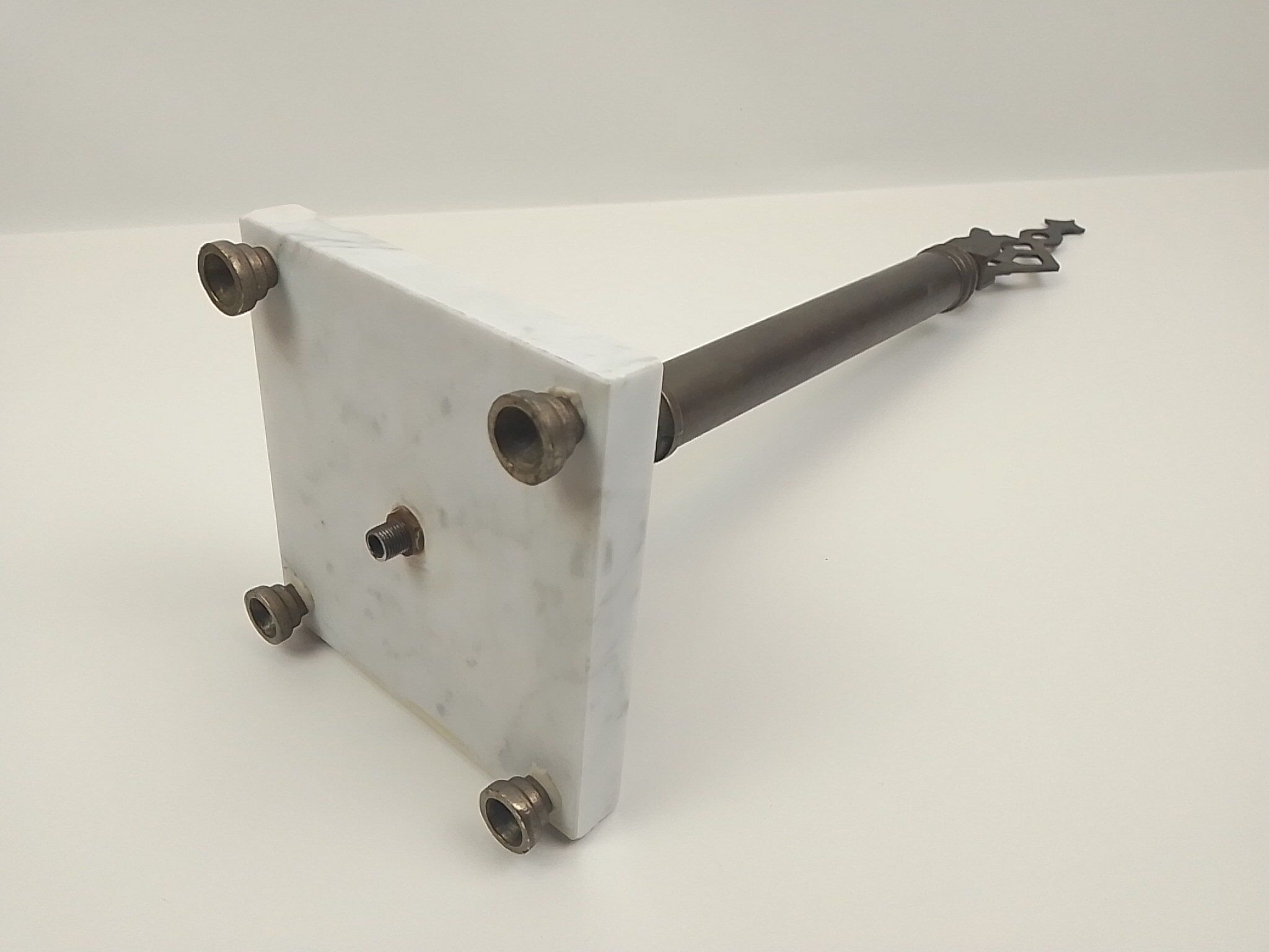 Decorative brass scale with marble base 52 cm