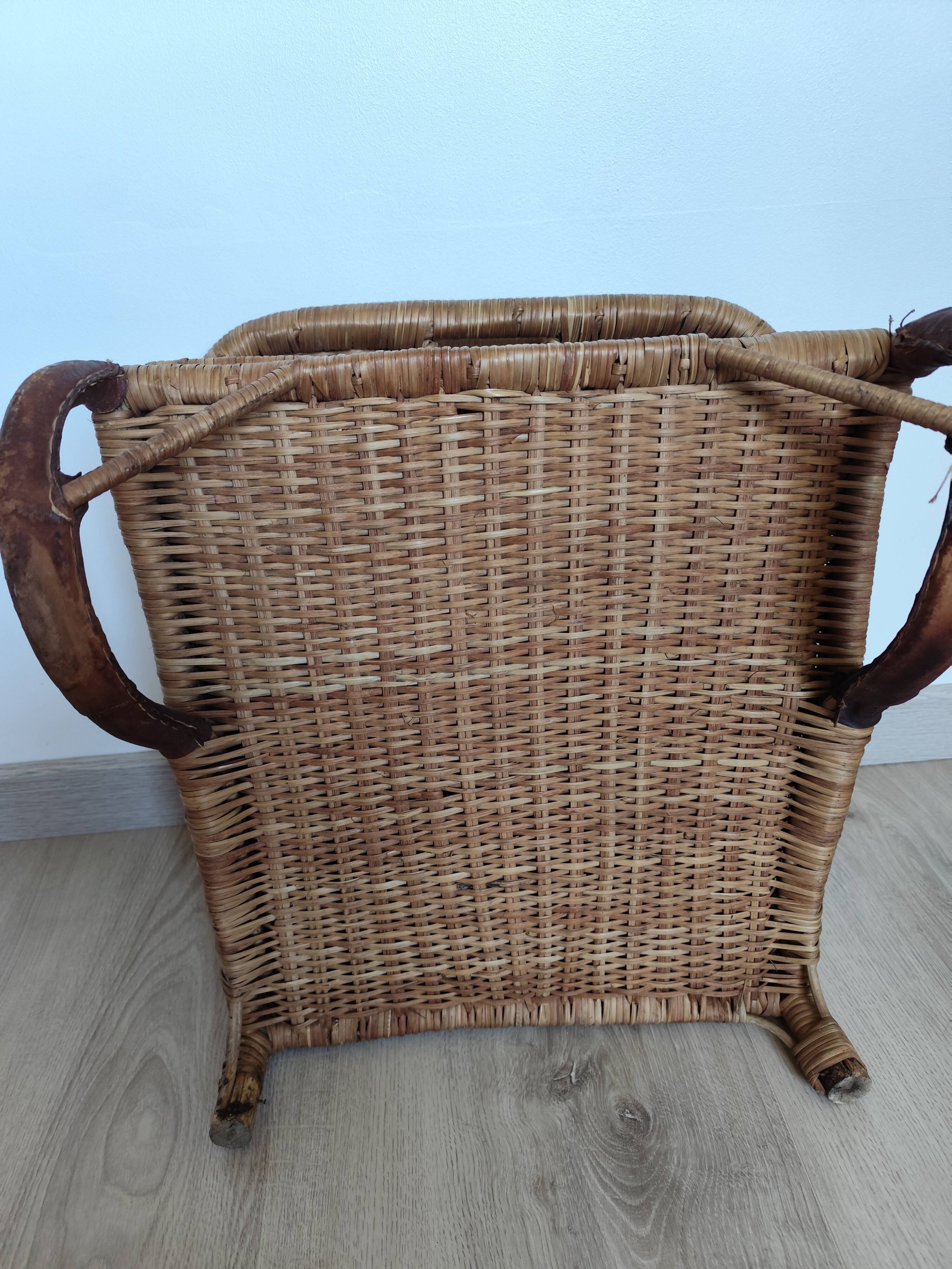 Vintage rattan folding picnic chair