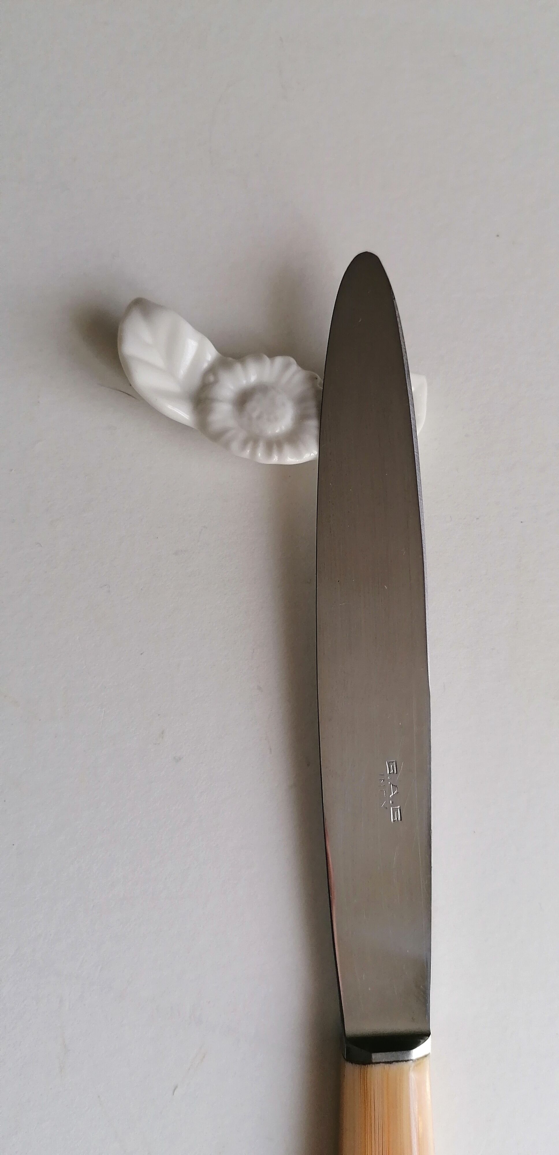 6 porte couteaux en porcelaine blanche