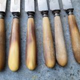 Série de 6 couteaux acier manche corne