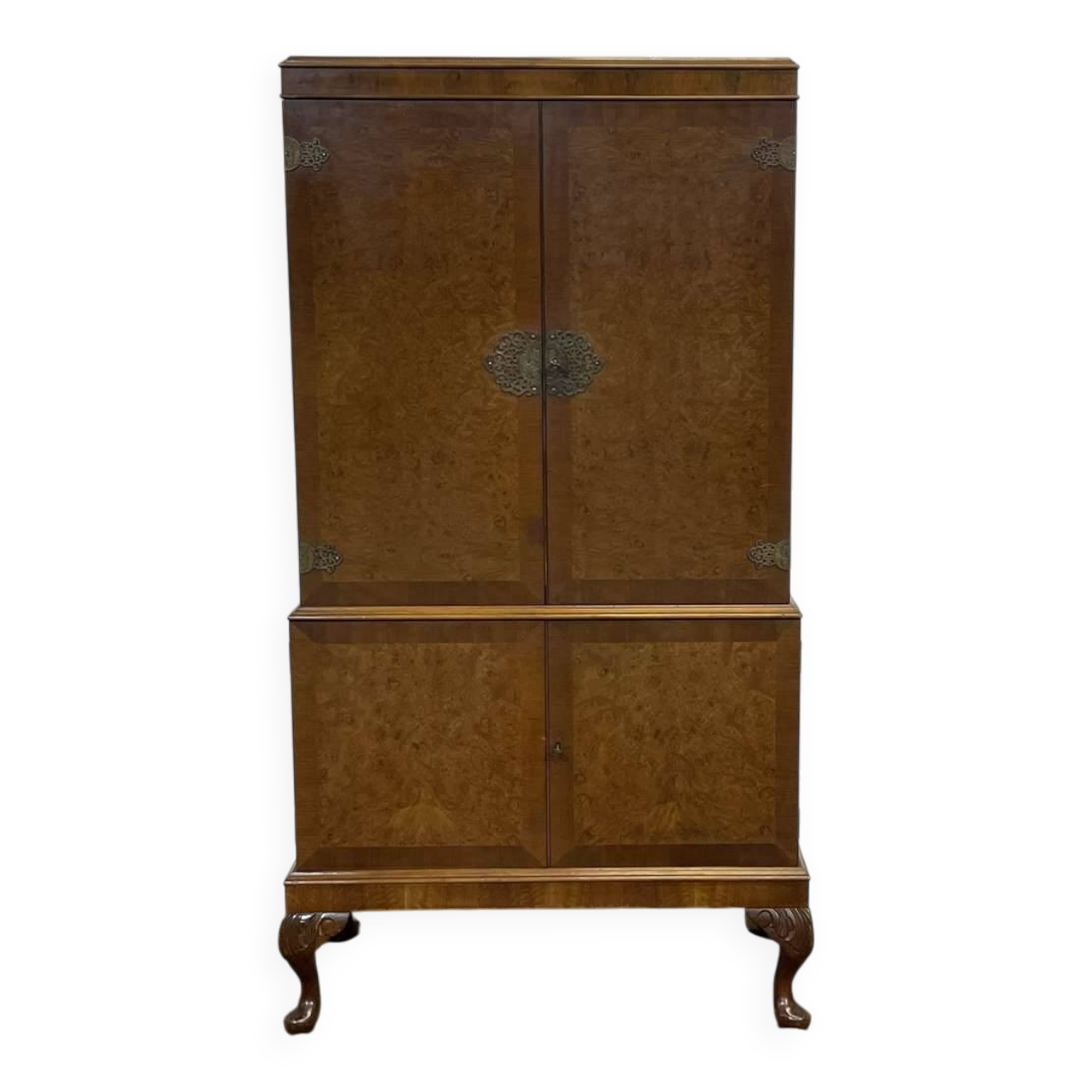 1950s English buffet bar in walnut and walnut burl.