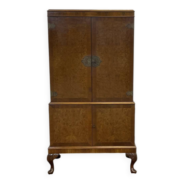 1950s English buffet bar in walnut and walnut burl.