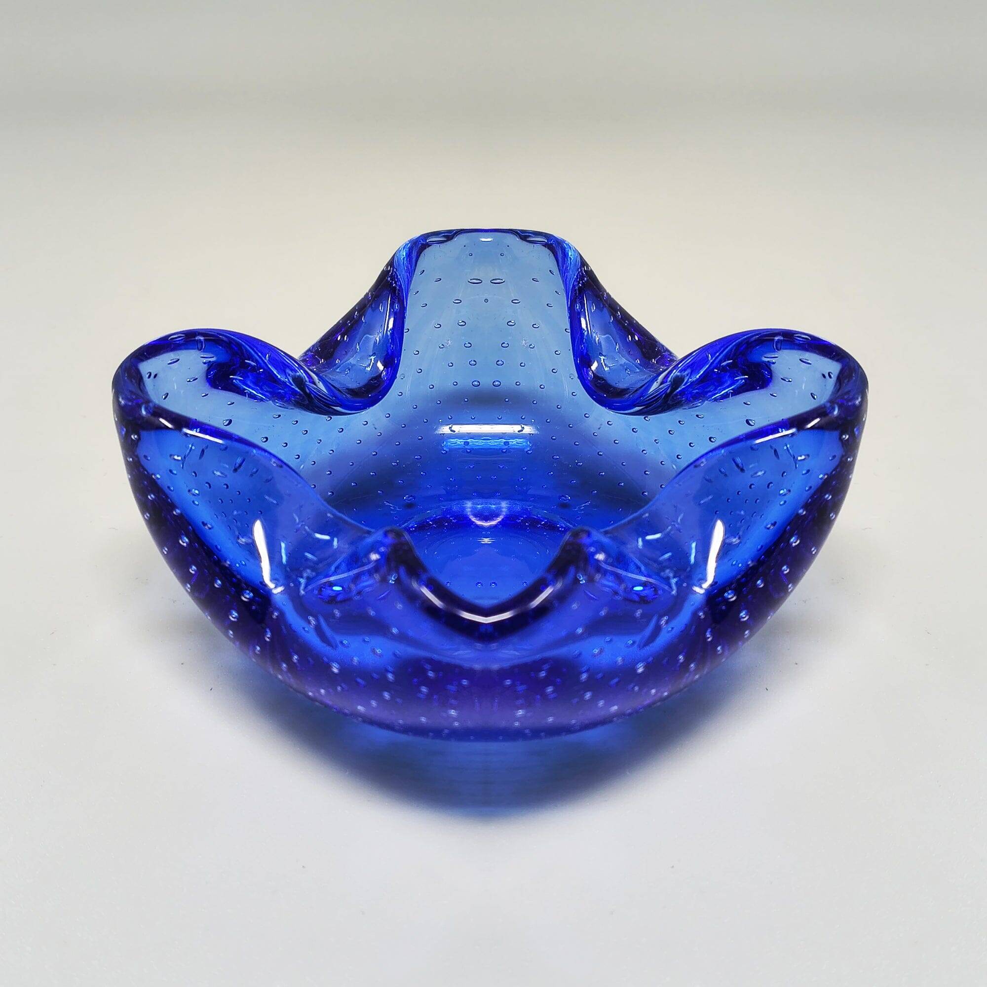 1960s Mid-century Ashtray or Catchall in Bullicante Murano Glass by Flavio