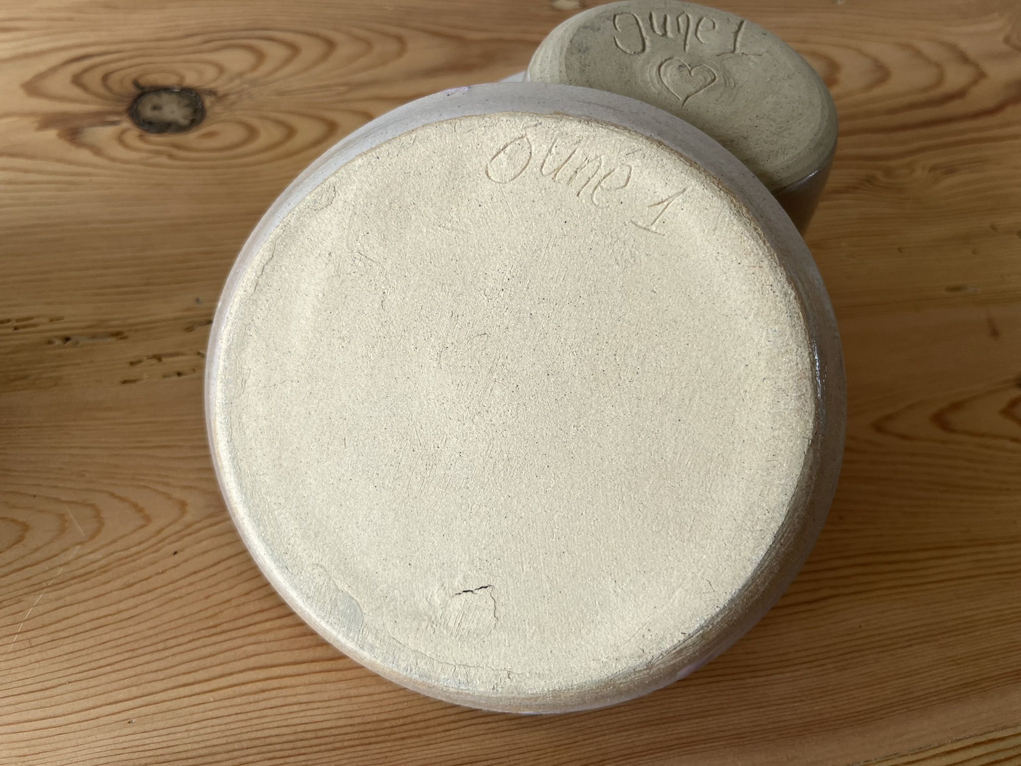 Tasse, sous-tasse et sucrier en céramique