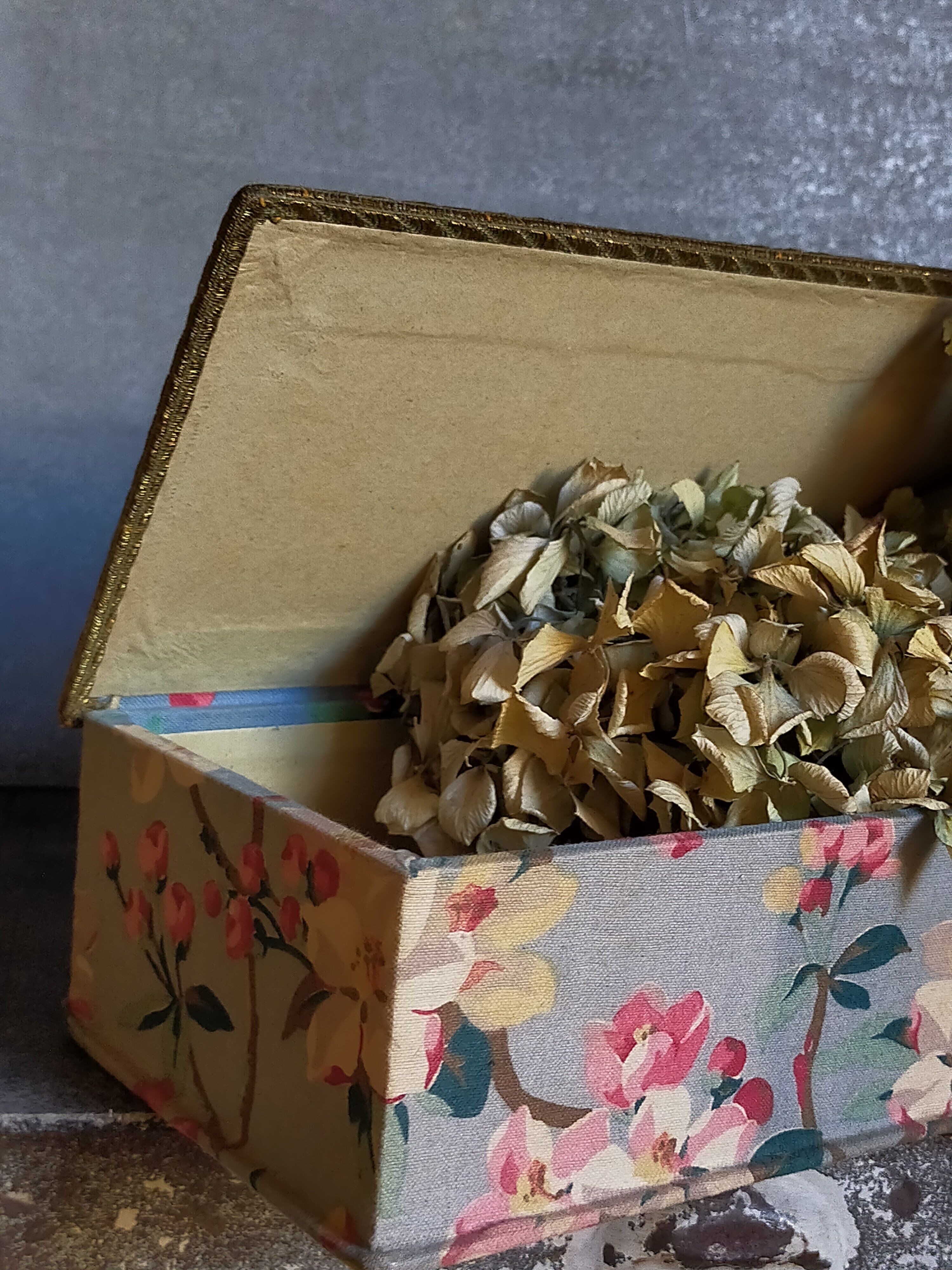 Ancient cherry blossom fabric box 1940