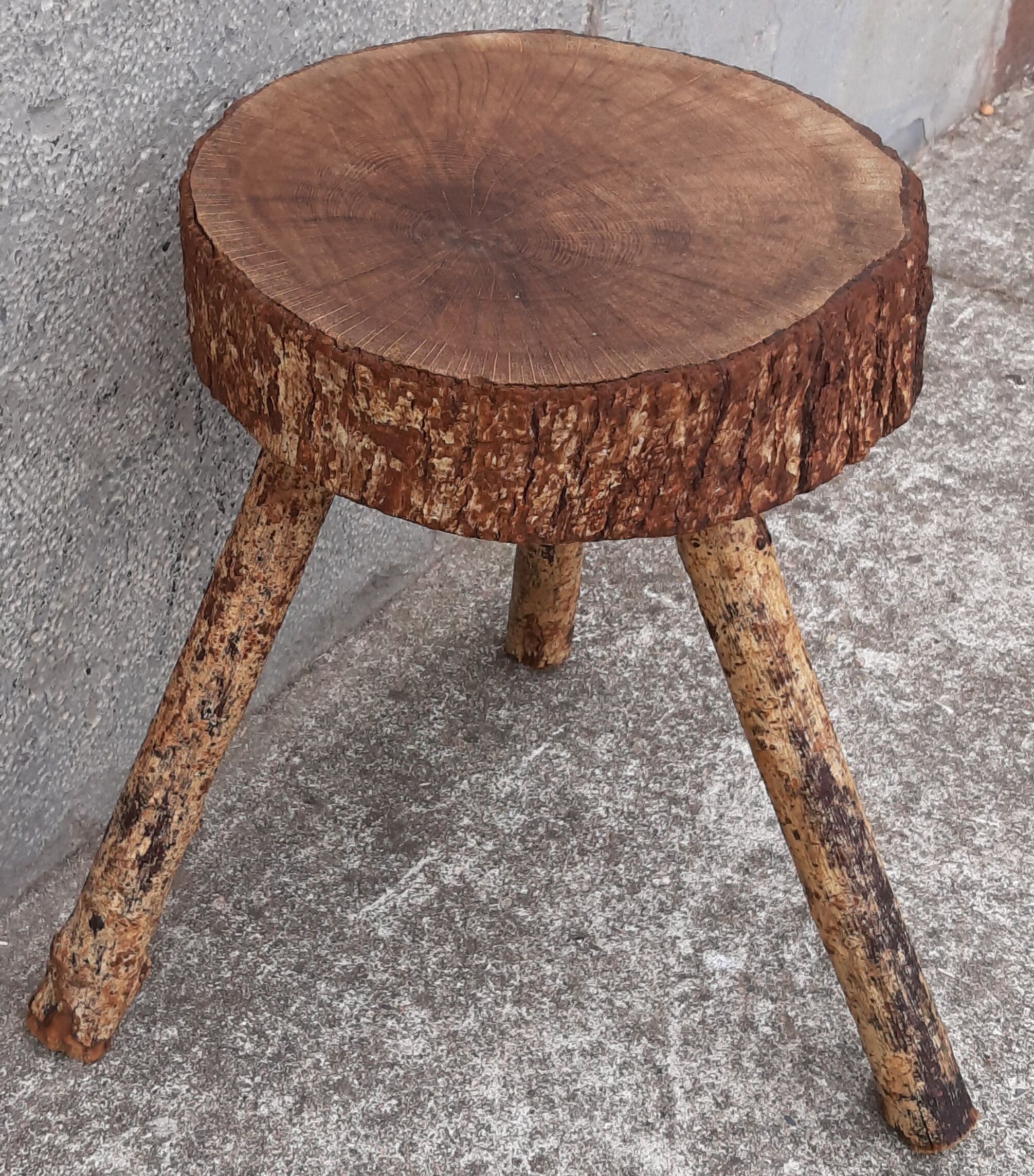 Tabouret bas brutaliste