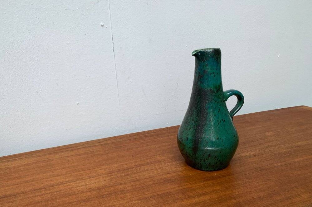 Carafe vase of studio pottery in a minimalist mid-century style by Helma Klett for Kunsttöpferei Klett, 1960s.