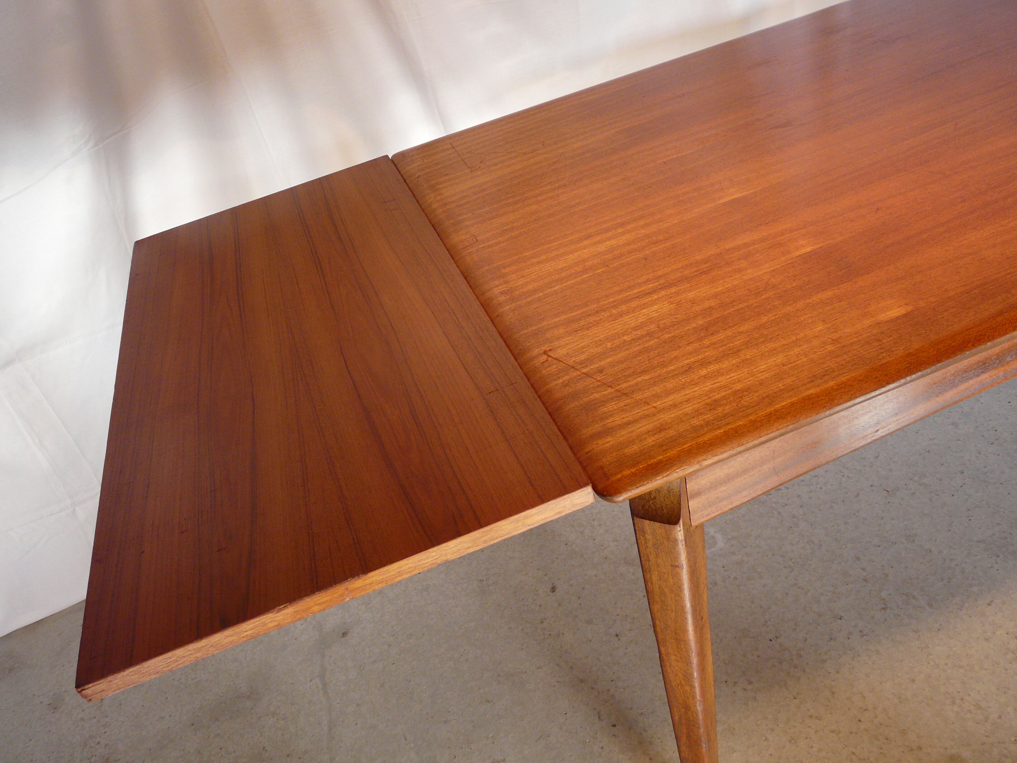 Scandinavian extendable rectangular teak table