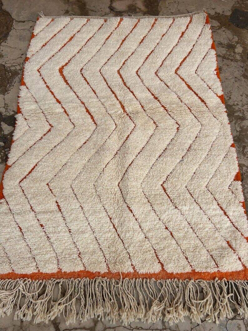 Handmade white wool Berber rug, size 100 x 200 cm
