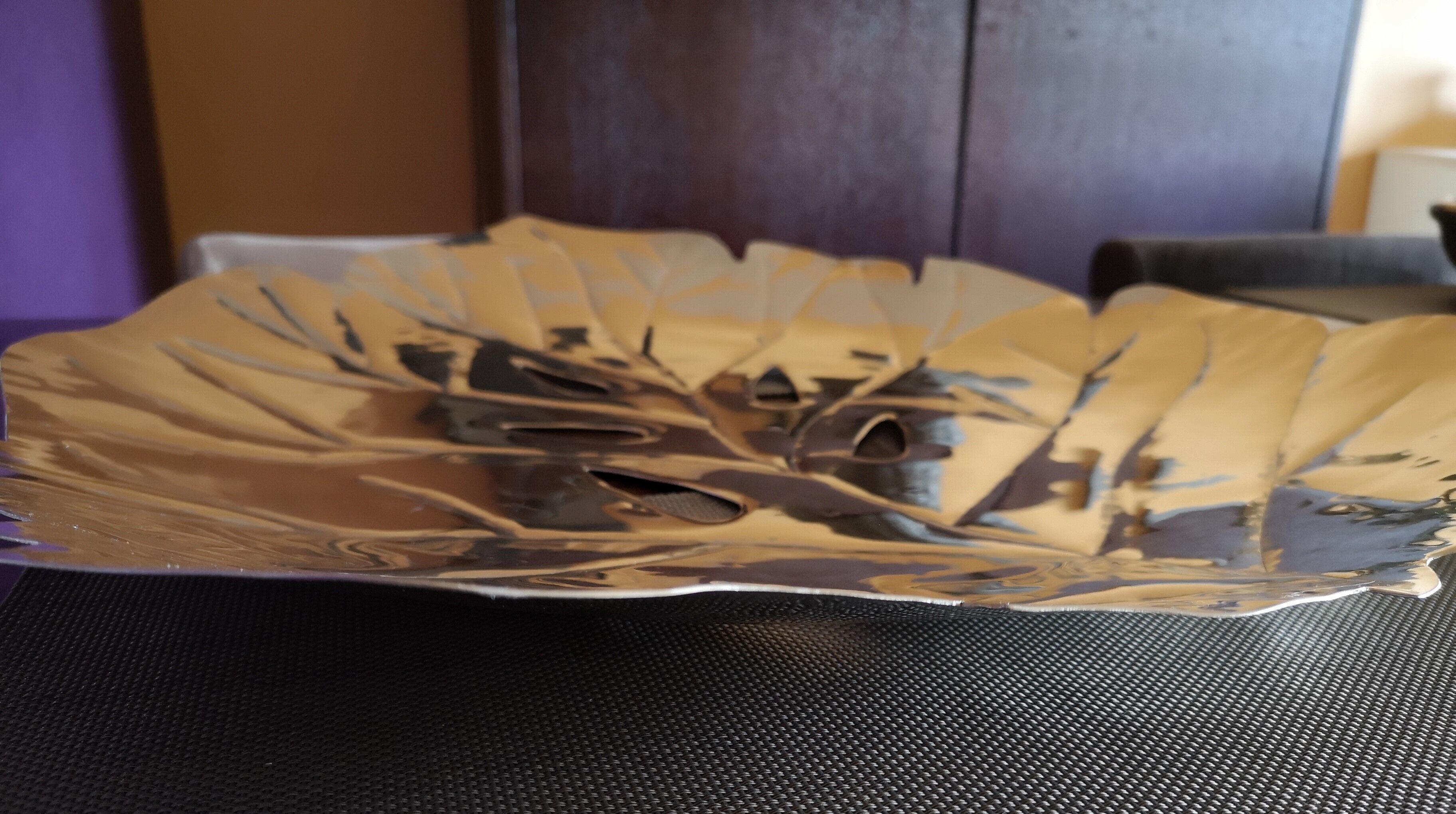 Stainless steel sheet-shaped table center