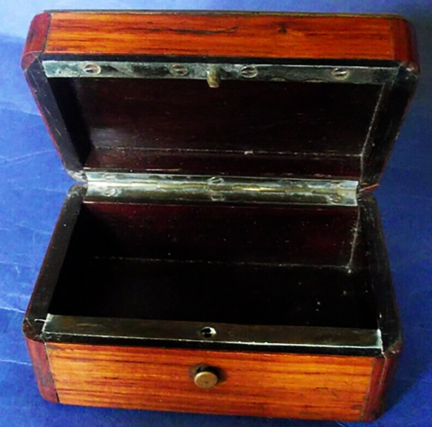 Small old box in marquetry and rosewood XIX eme