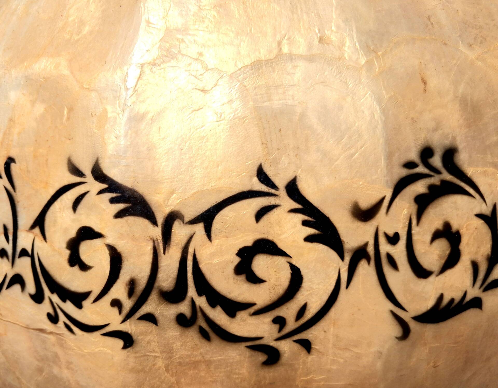 Large mother-of-pearl vase with arabesque decoration, vintage design.