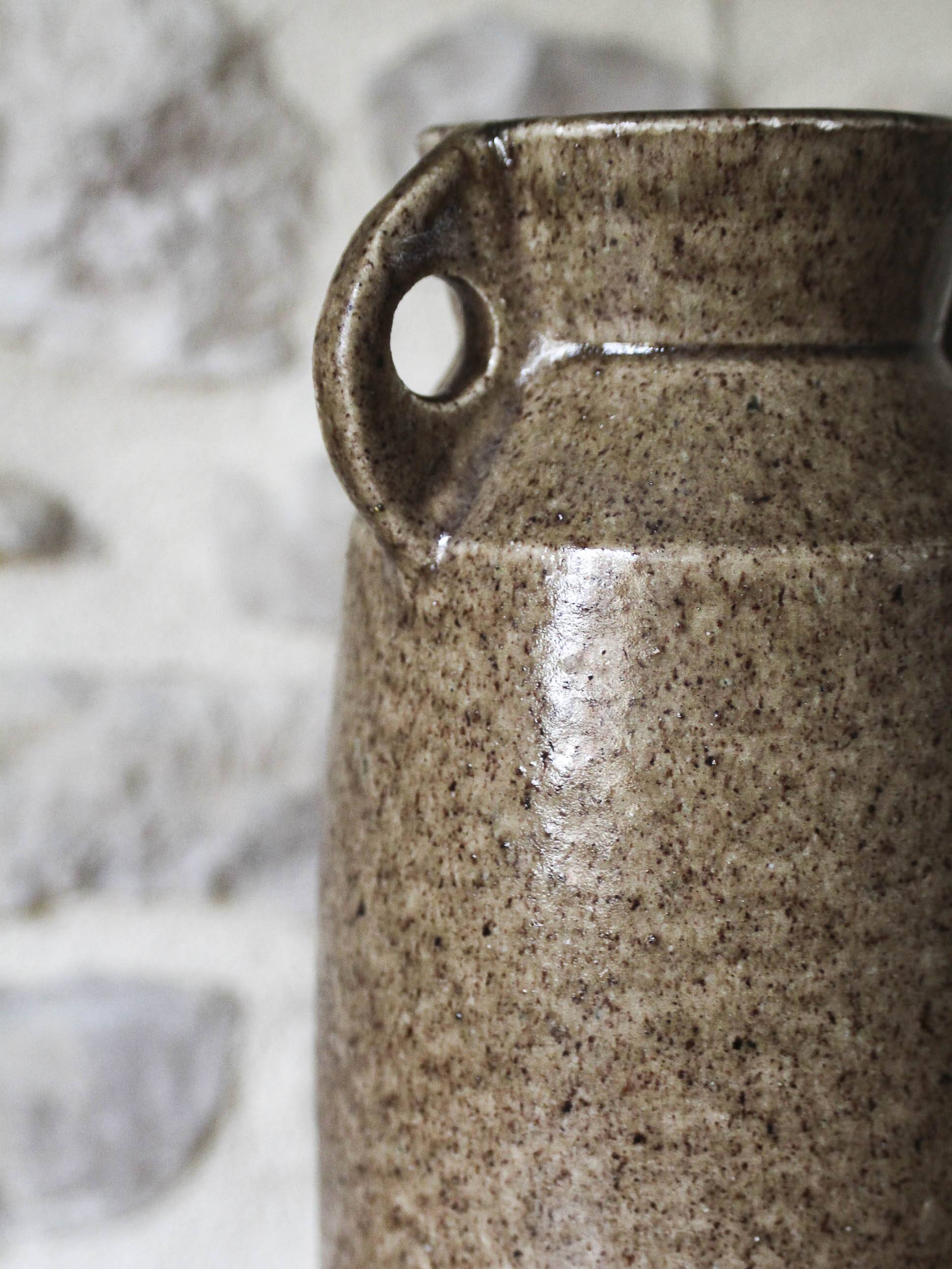 Accolay ceramic vase