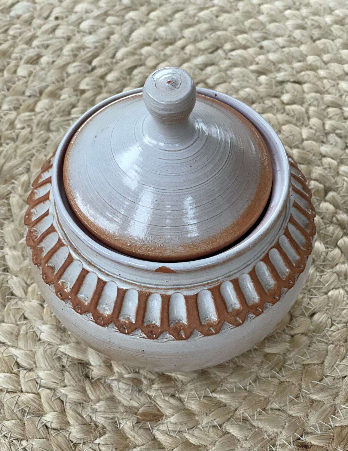 Glazed stoneware bonbonnière