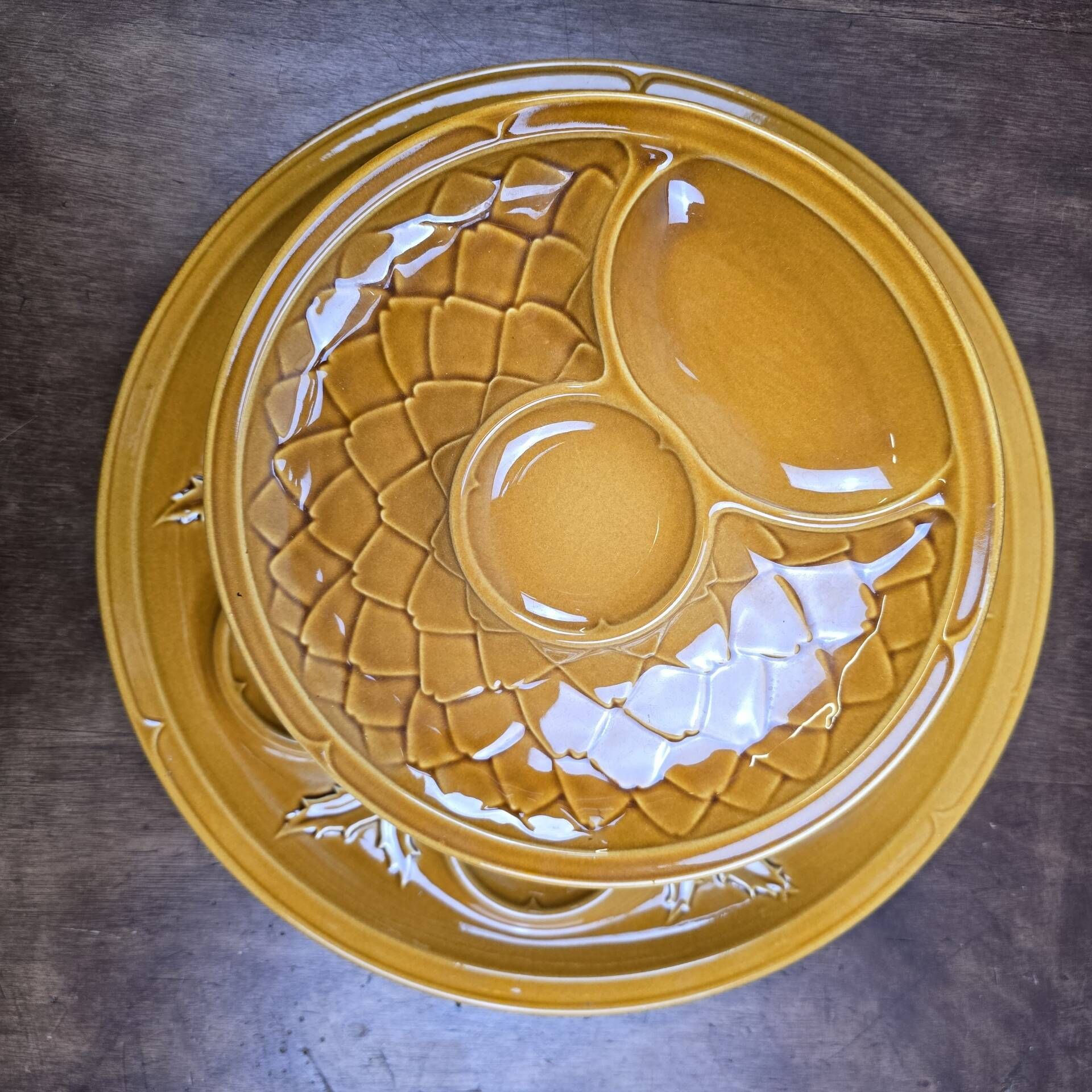 Artichoke service Salins France – 8 plates and serving dish barboti