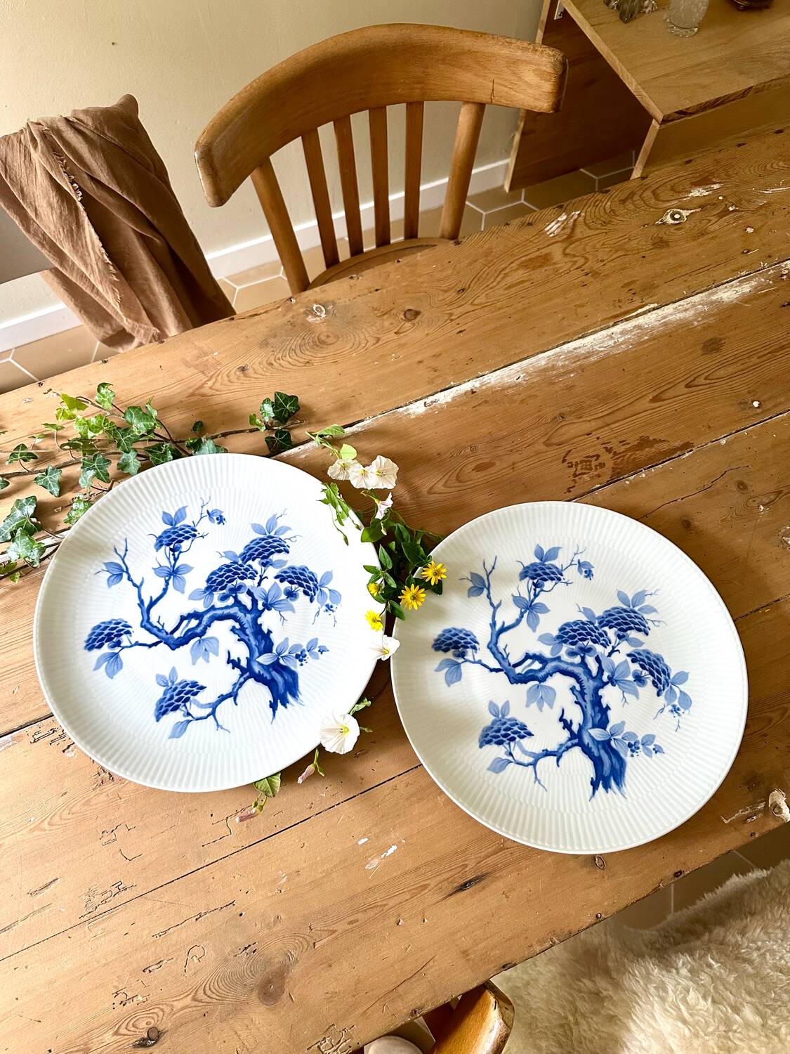 Set of two German porcelain dishes from the 1950s