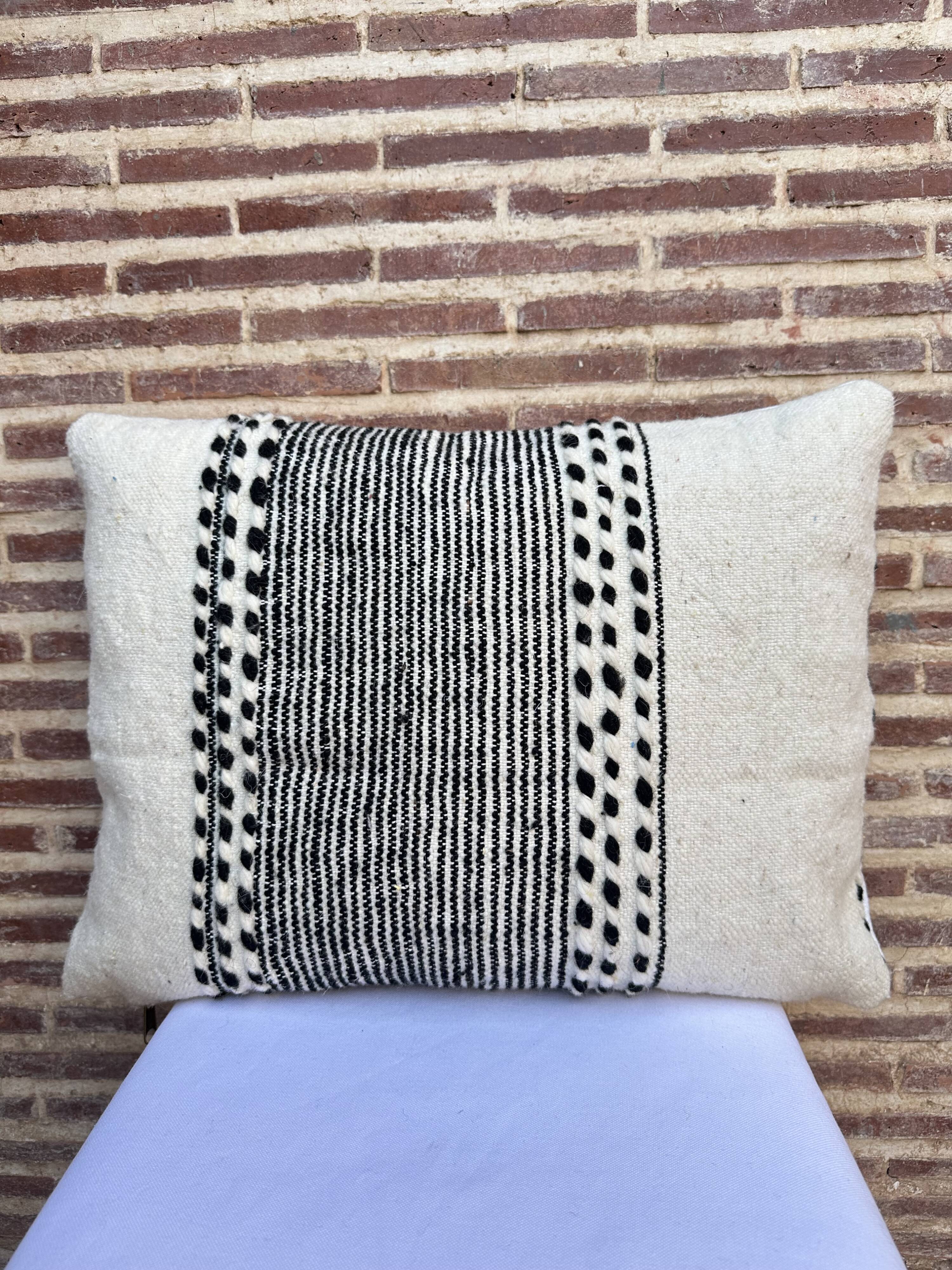 Zanfi rectangular Berber cushion cover - Handmade - 100% wool