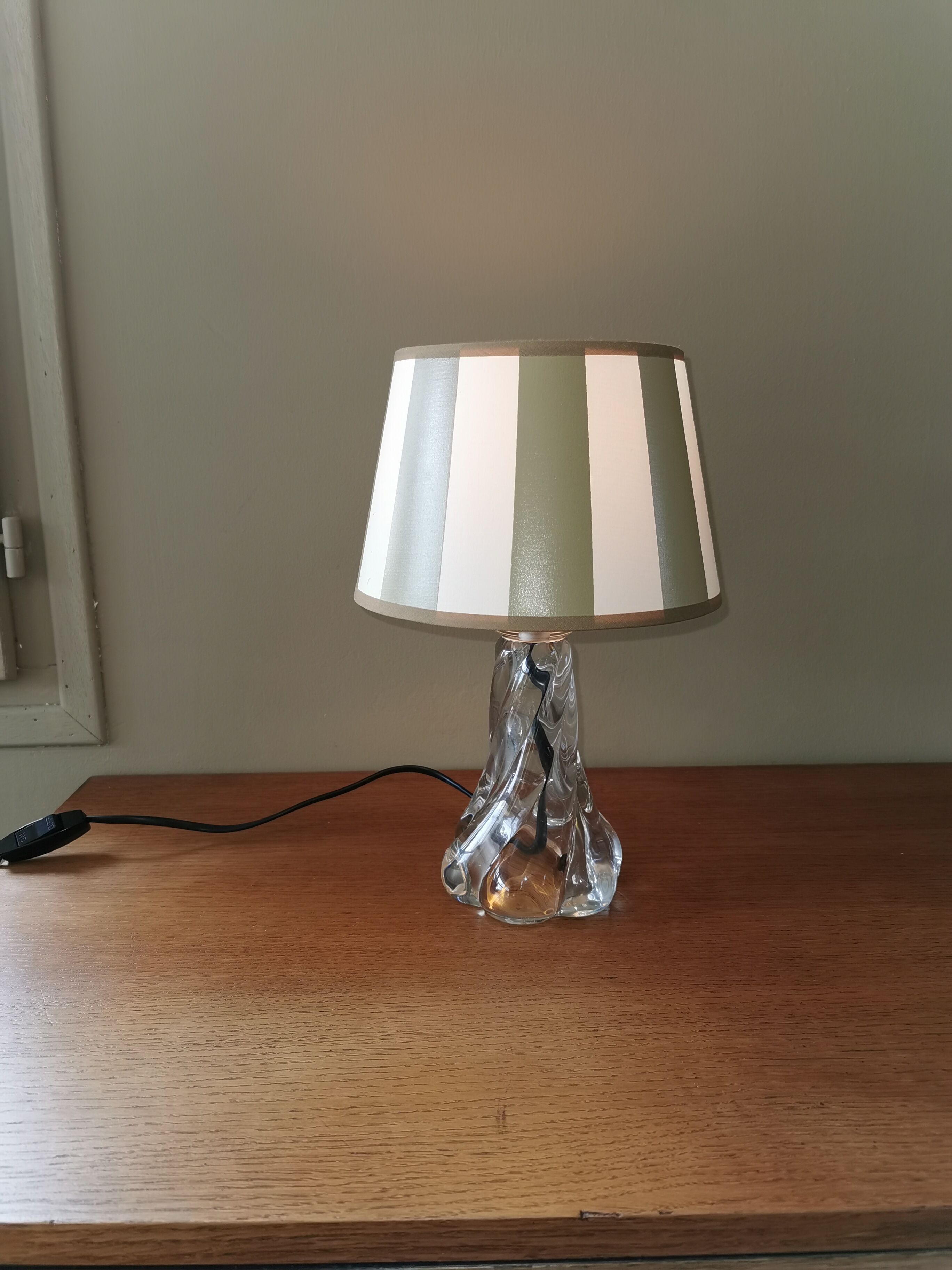 Moulded crystal lamp
