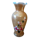 Vase en opaline nacrée