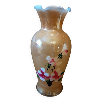 Pearly opaline vase