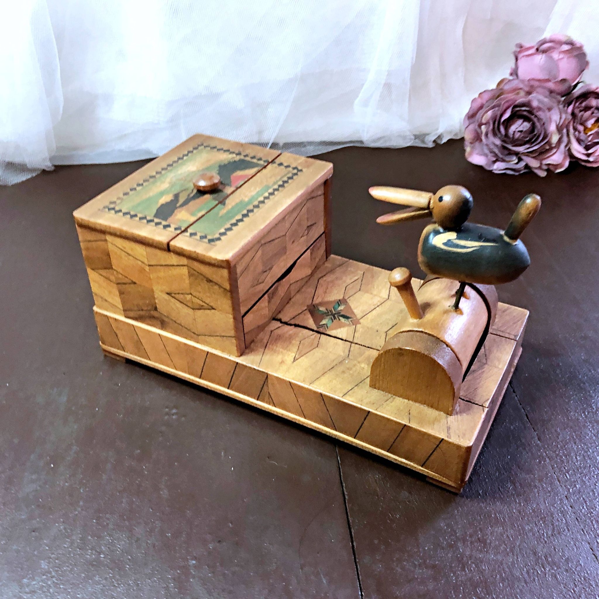 Distributeur de cigarettes en bois marqueté Rétro 30/40