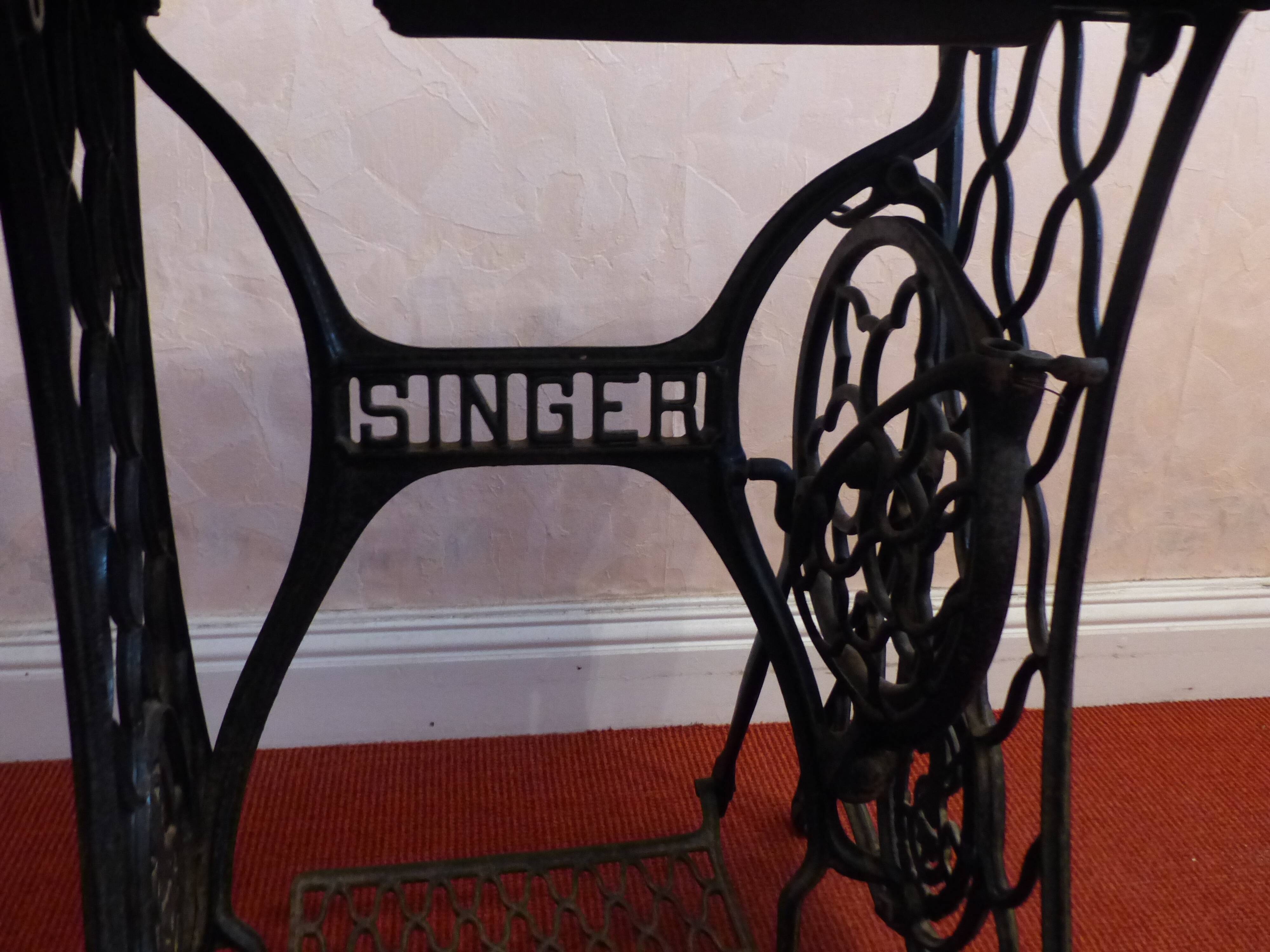 Singer 1901 sewing machine