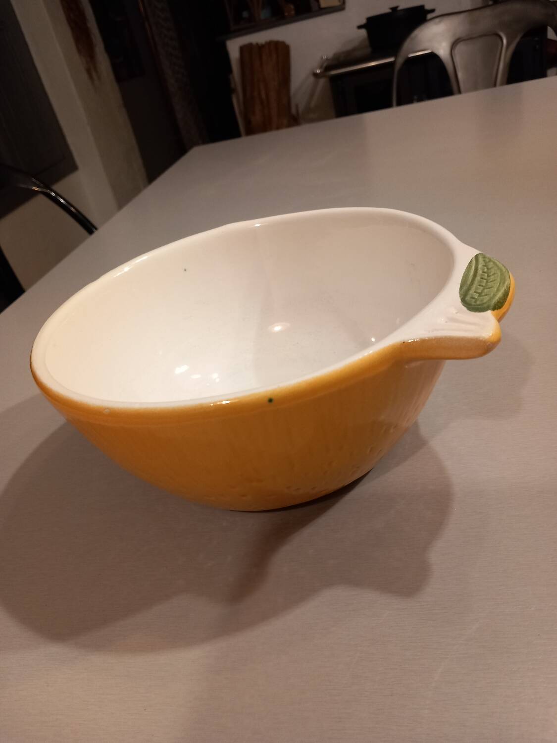 Local pottery pot/salad bowl/bowl