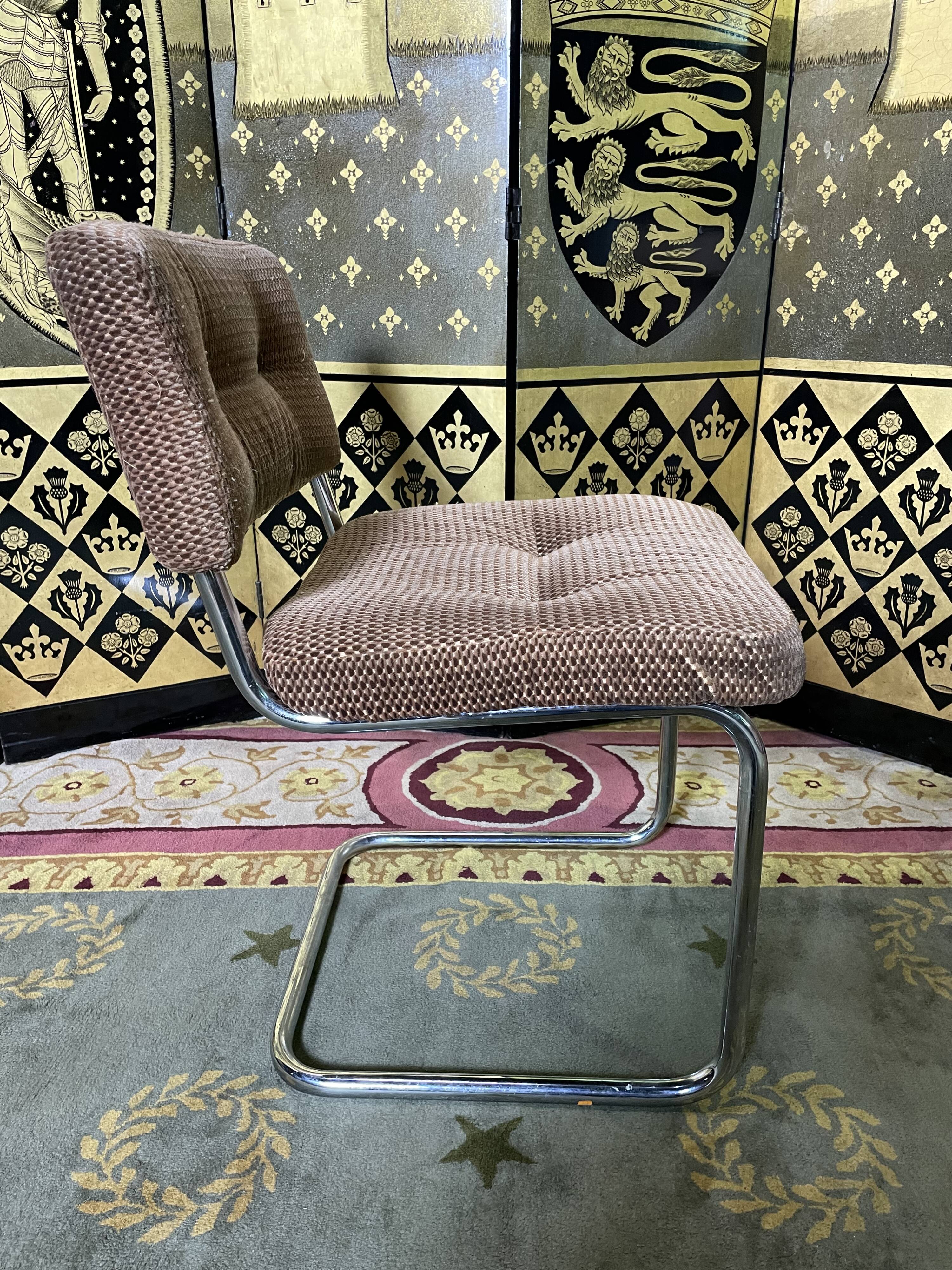 Suite de 6 chaises tubulaires chromées 1970
