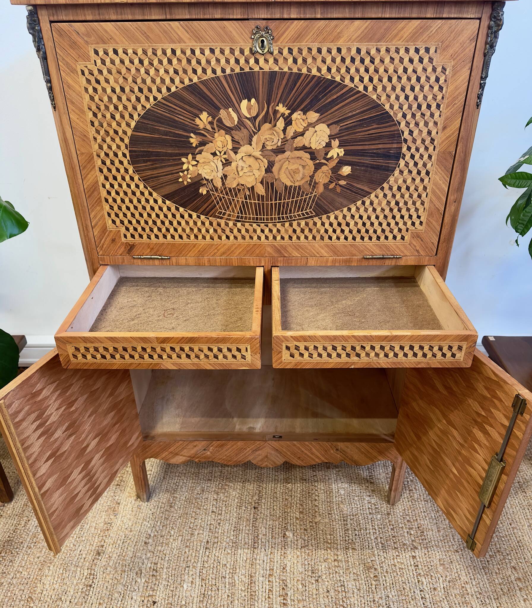 Wooden drop-leaf secretary in Louis XV style – Floral decoration