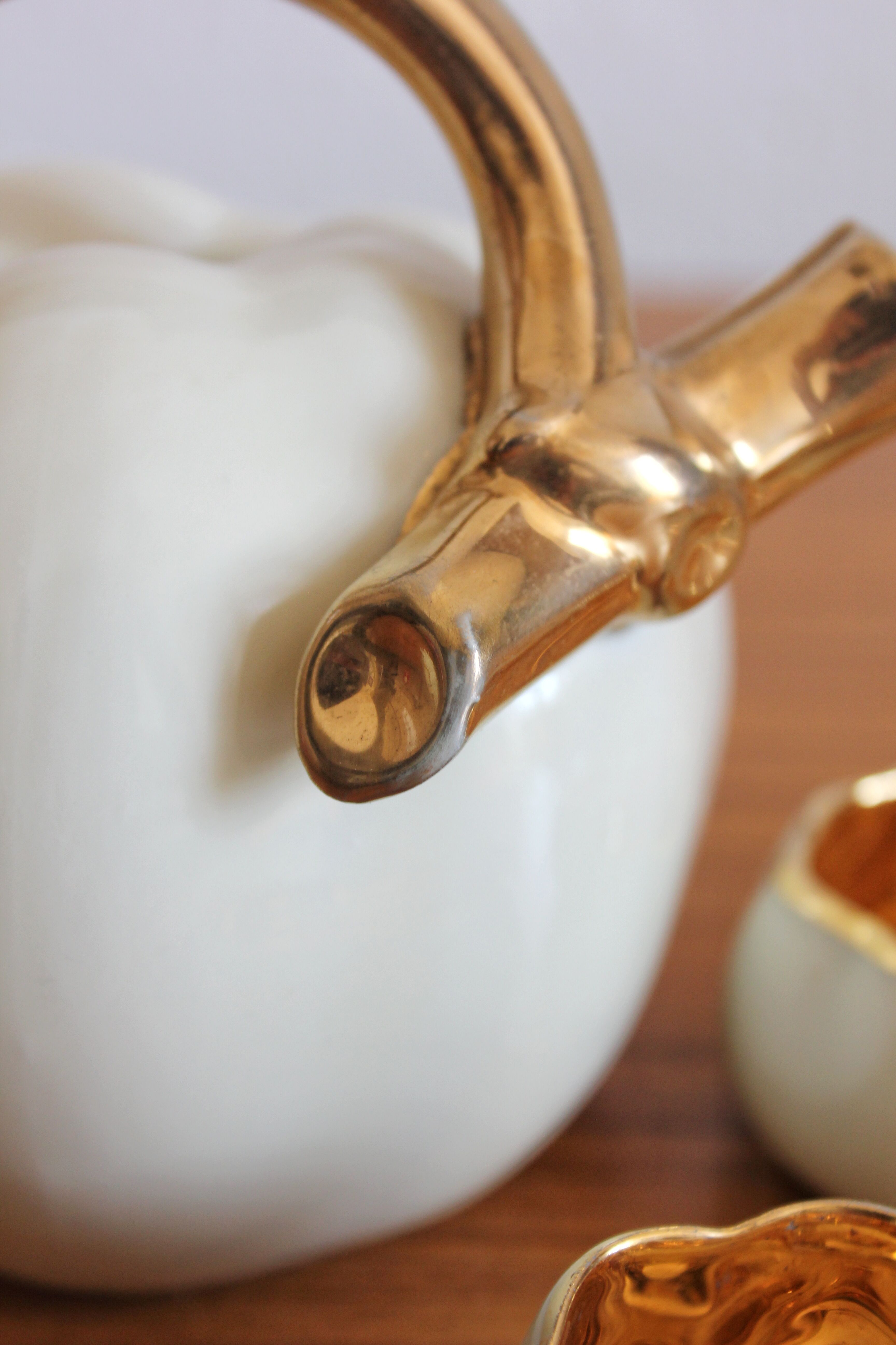 Service à digestif et tasses en porcelaine de Limoges Lucien Michelaud vintage