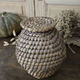 Old straw bourgne