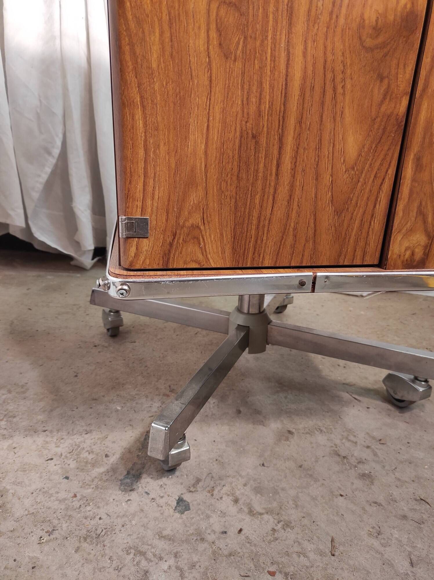 Meuble de métier chevet d'hôpital, d'infirmière en formica