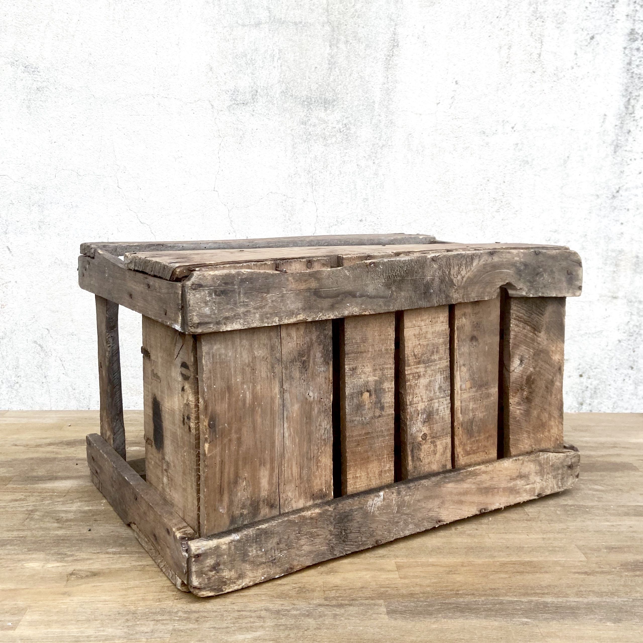 Old Vintage wooden locker box for 15 bottles - Moureaux Pantin