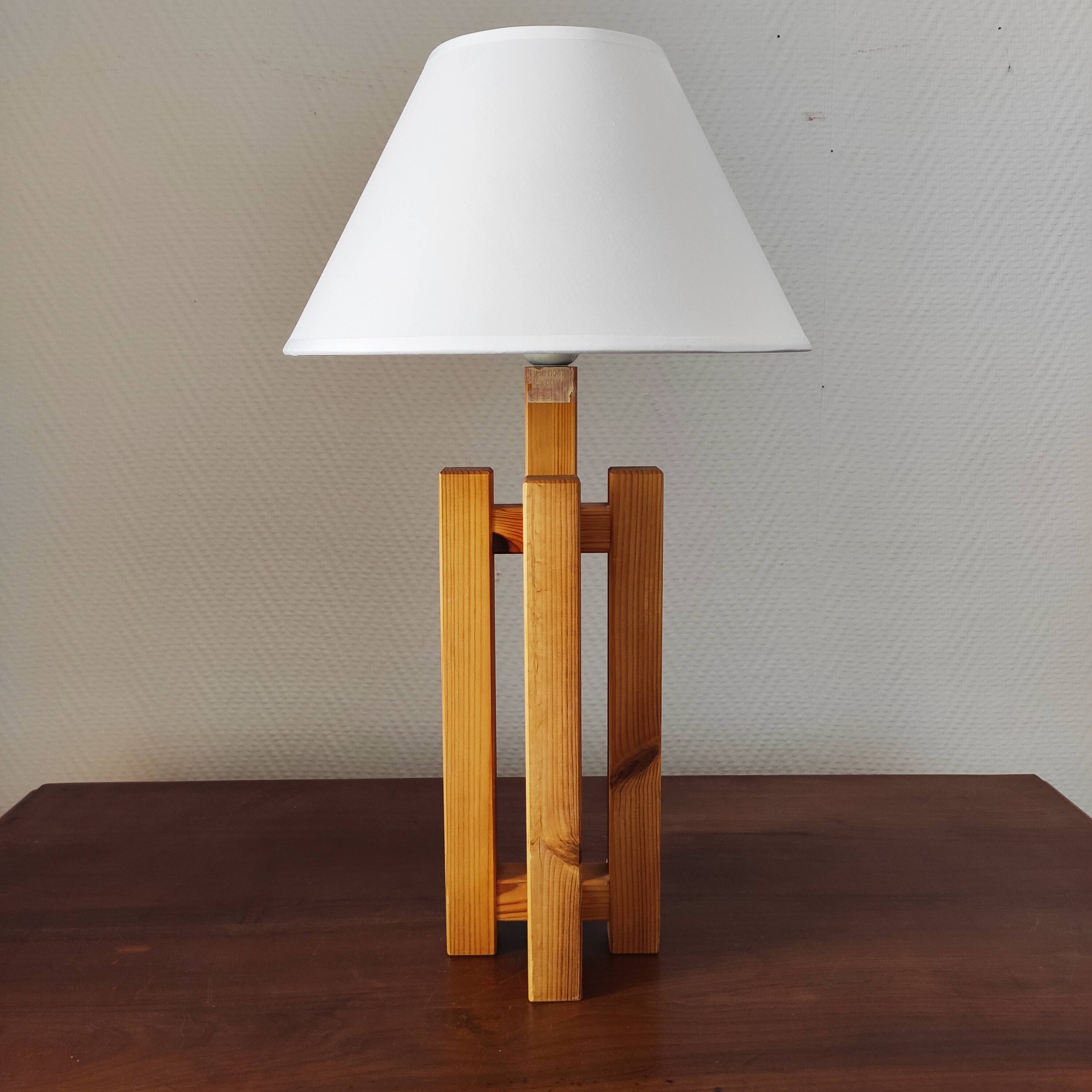Modernist Scandinavian lamp in solid pine – Sweden, 1970s
