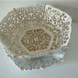 Open porcelain fruit cup