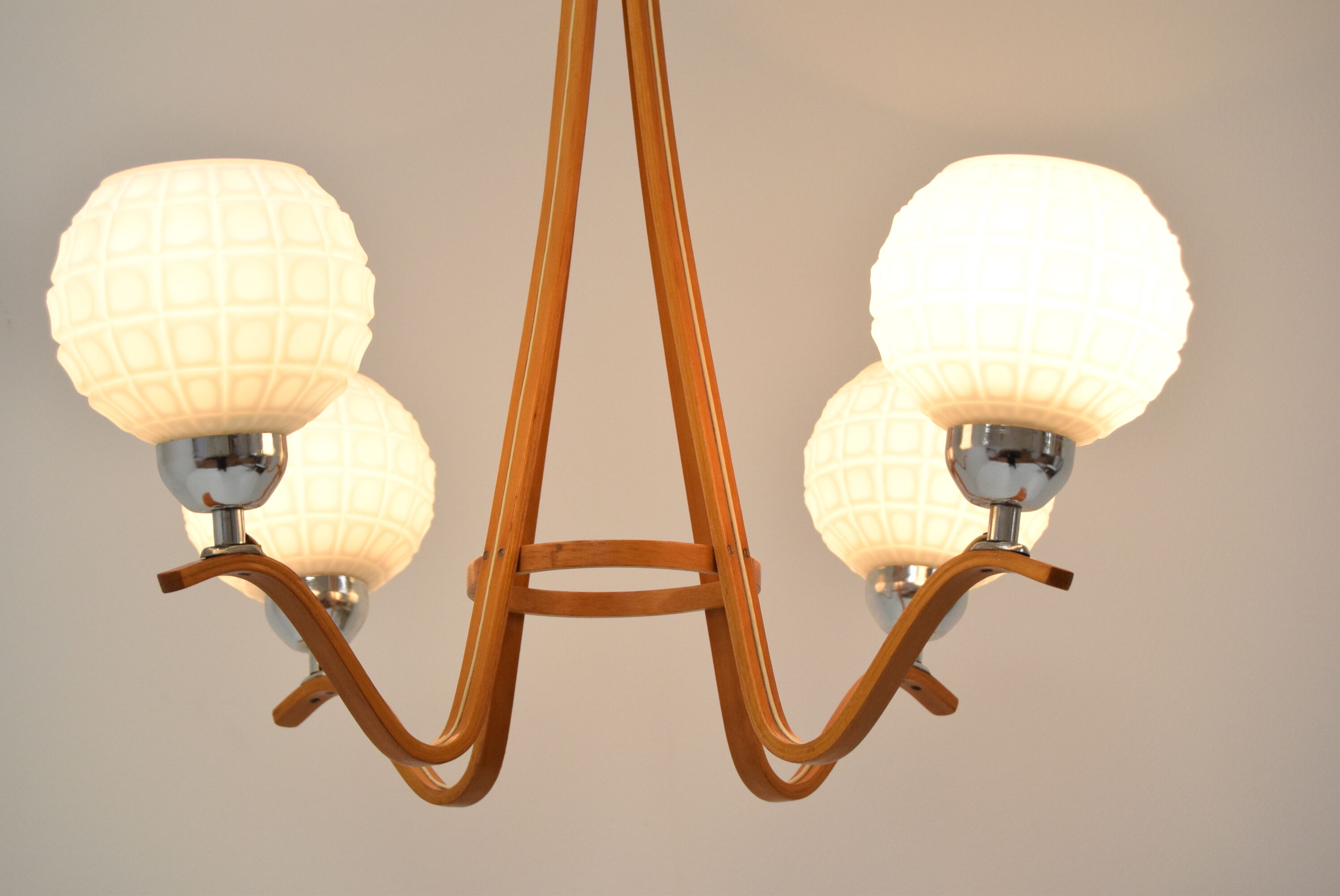 Mid-Century wood chandelier /dřevo Humpolec, 1970's.