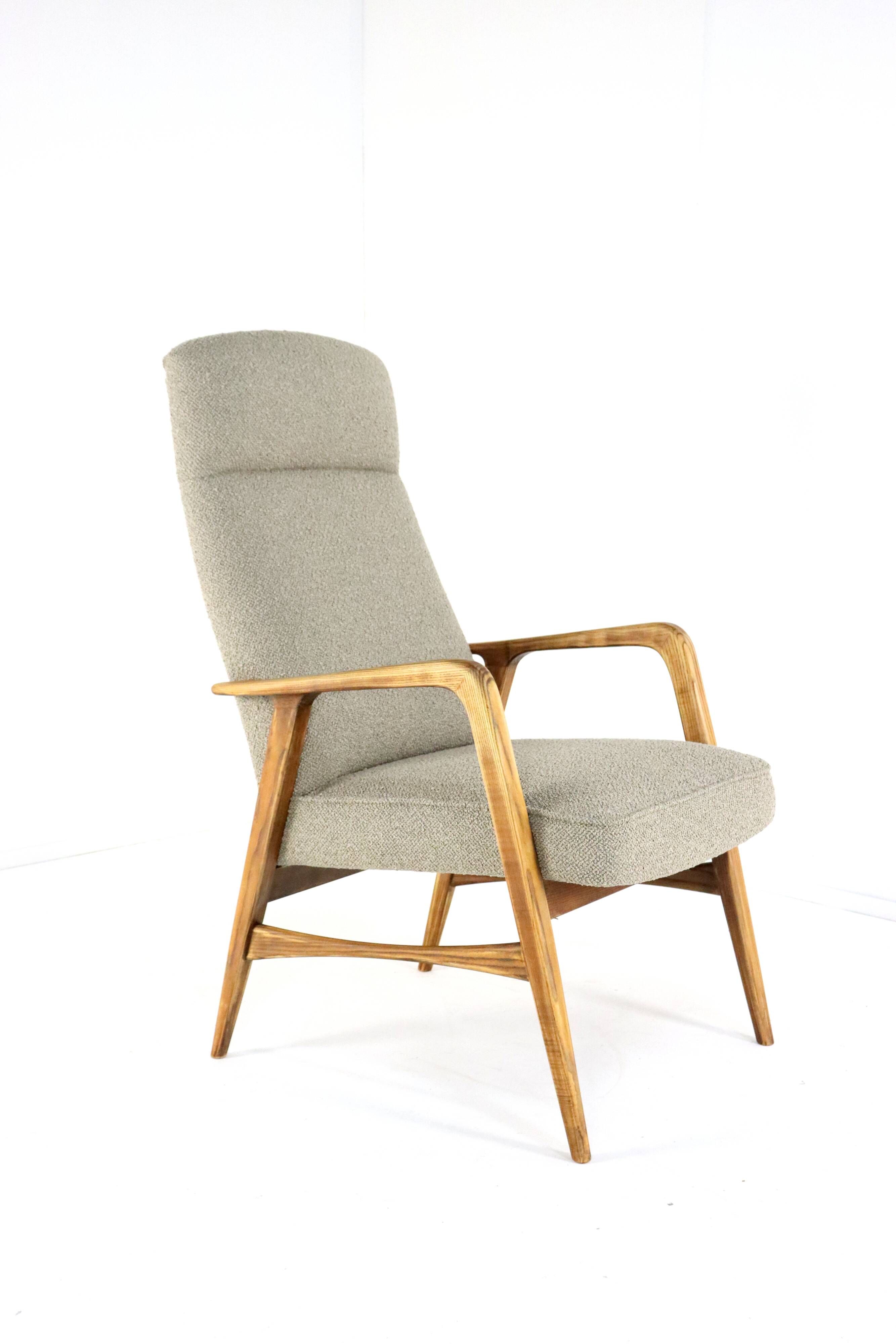 mid century vintage Fauteuil herenmodel 'Duivendrecht beige - opnieuw bekleed
