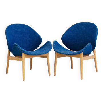 Pair of oak chairs by Hans Olsen Model No 134 with blue fabric upholstery.