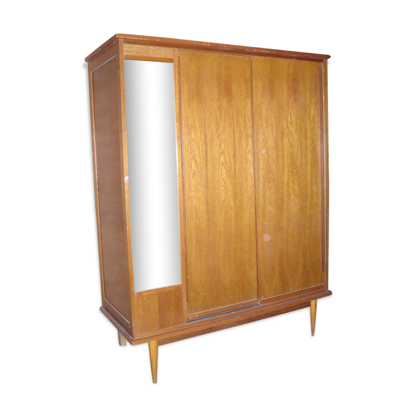 Walk-in wardrobe to ice 1960