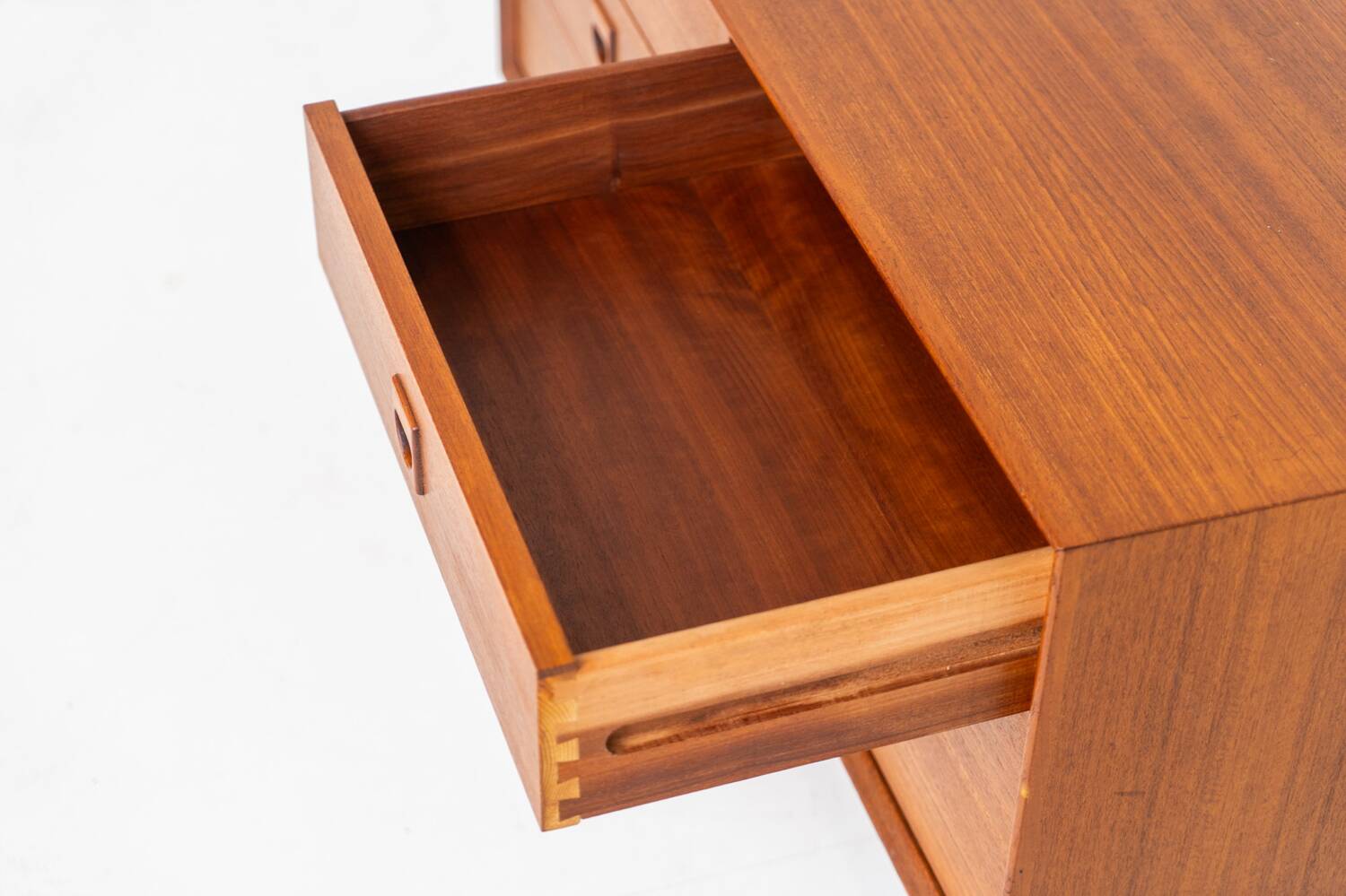 Commode basse par Erik Brouer pour Brouer Møbelfabrik (Danemark, 1960)