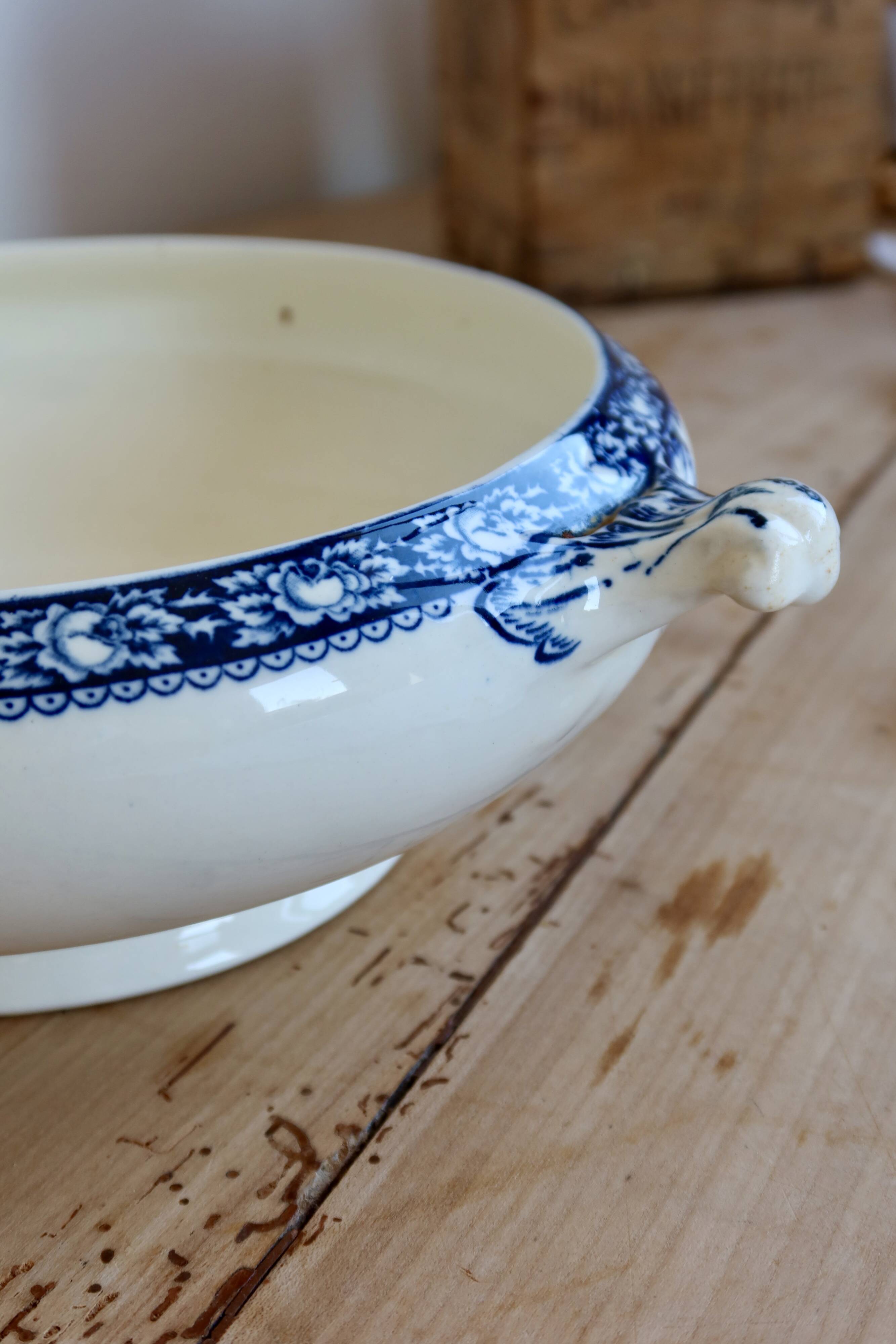 Vintage soup tureen body, Great Universal British ironstone.