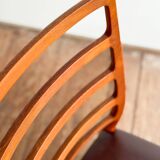 Chaise modèle 82 « Ambassade » en teck massif par Niels O. Møller, Danemark
