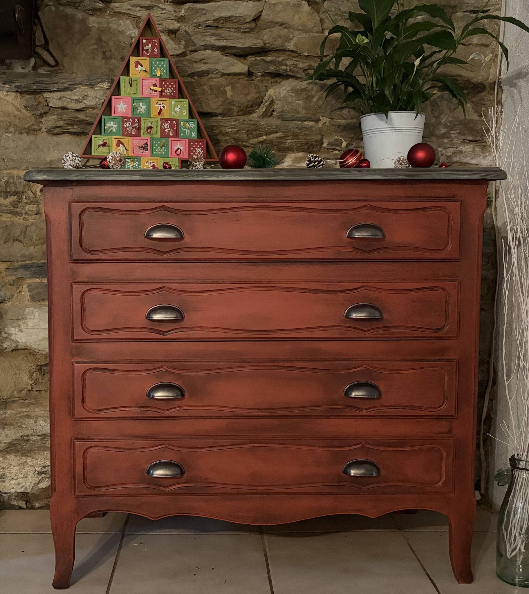 Chest of drawers - Primer Red
