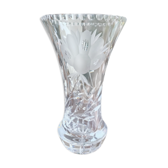 Carved solid crystal vase, floral decoration