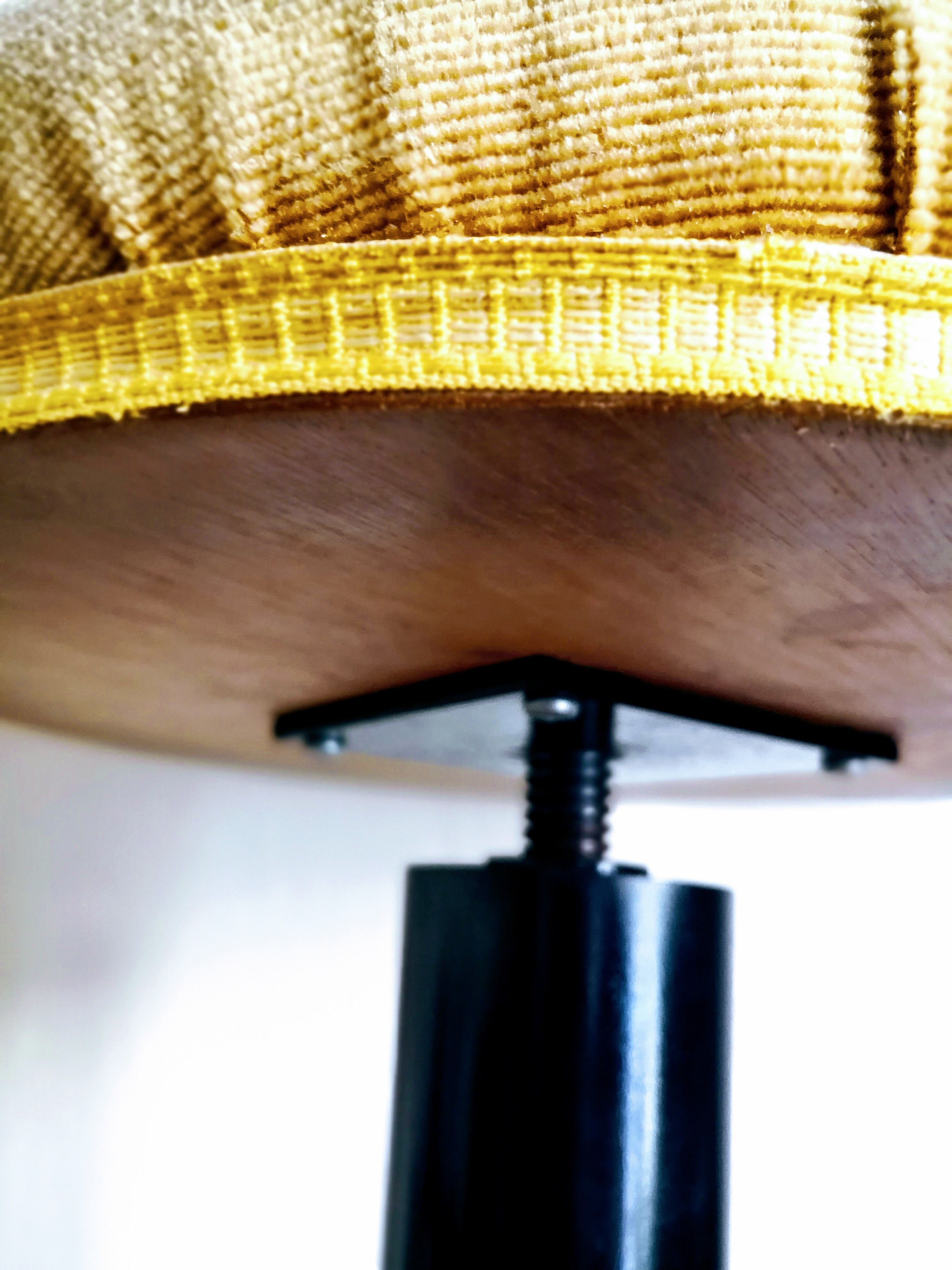 Compass feet piano stool