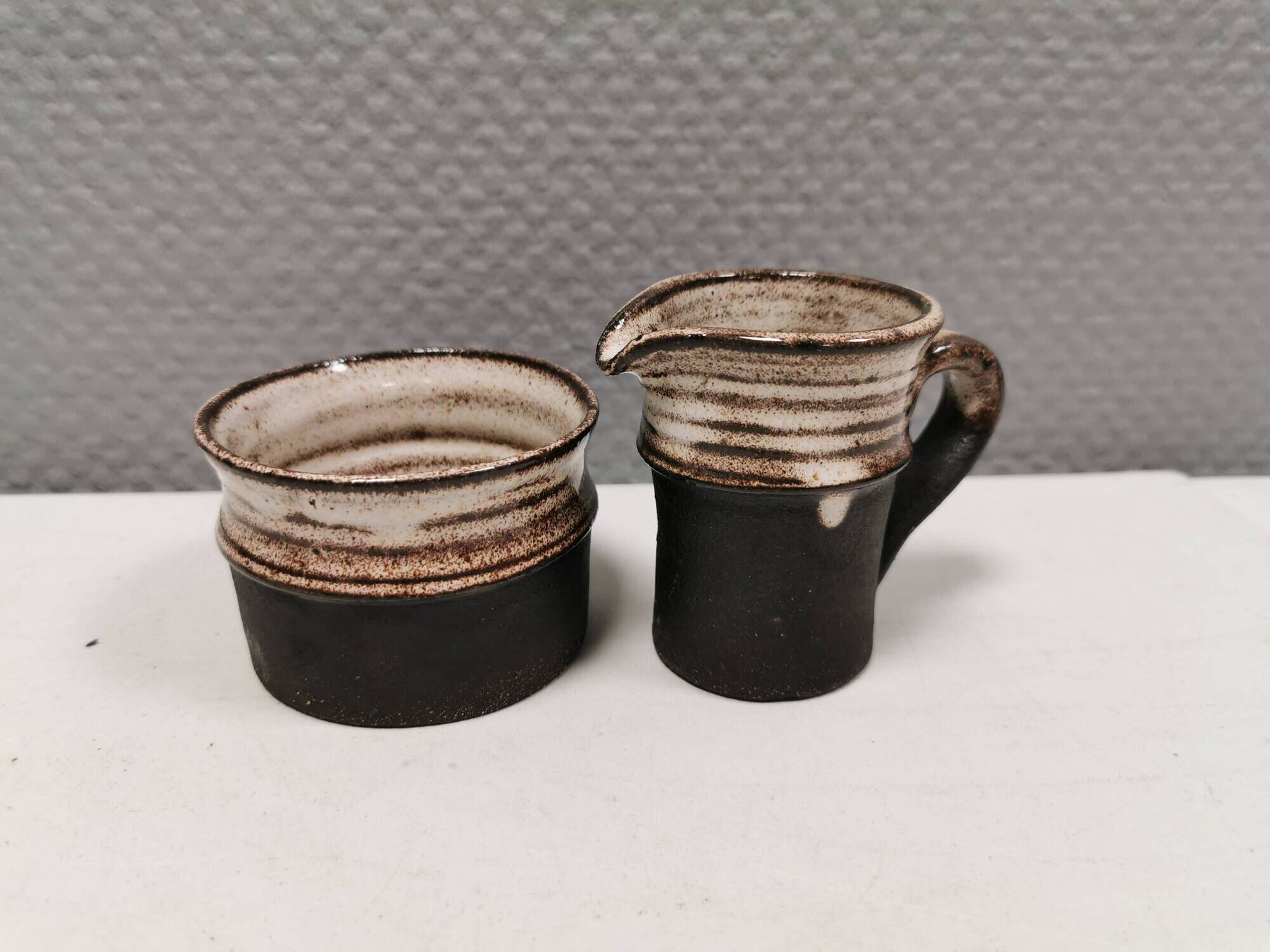 Ceramic set consisting of a sugar bowl and a milk jug from Finns keramik Denmark.