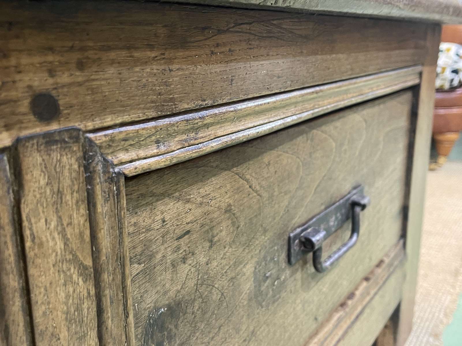 Table basse en châtaignier du XIXème à 3 tiroirs