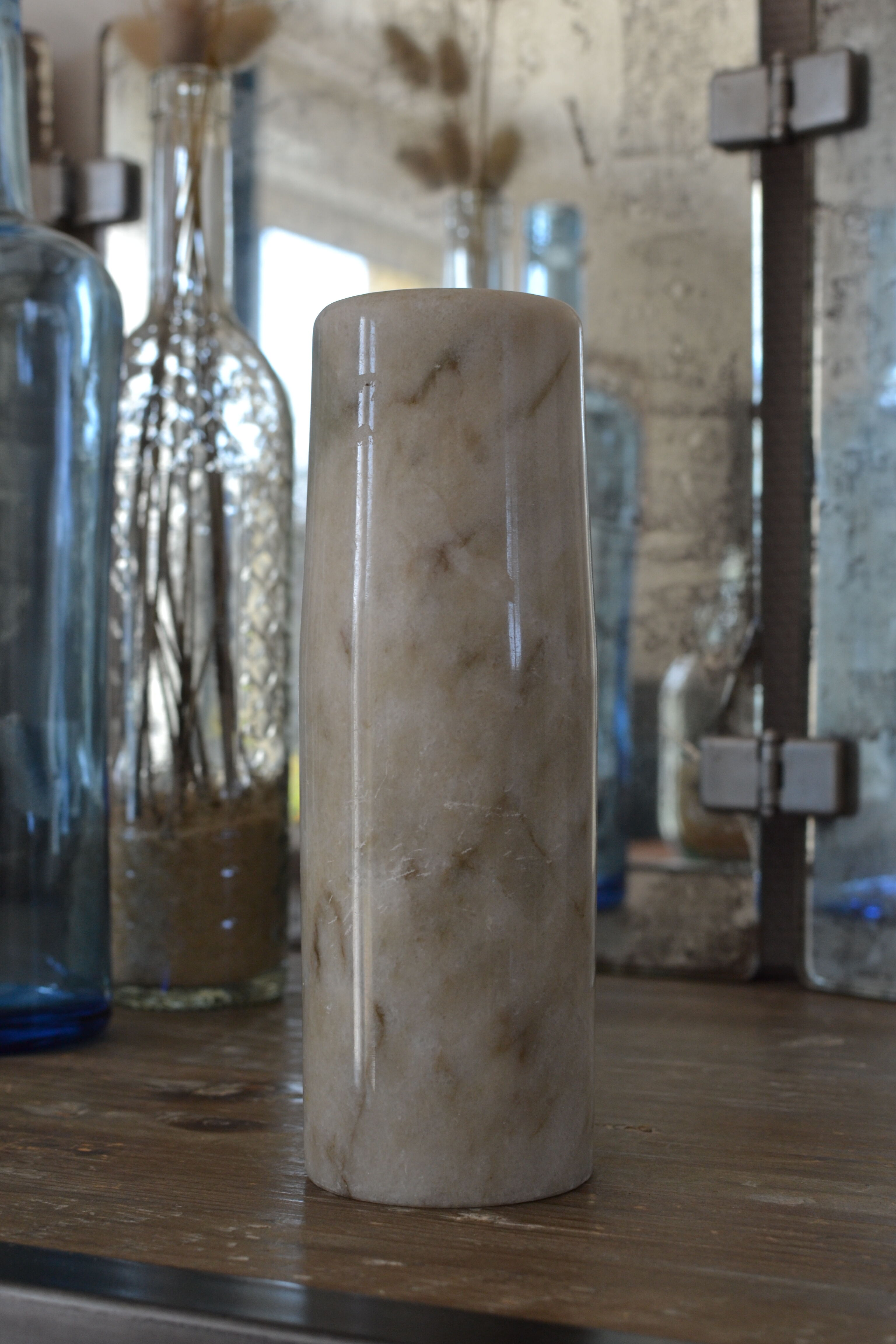 Candle holder in marble