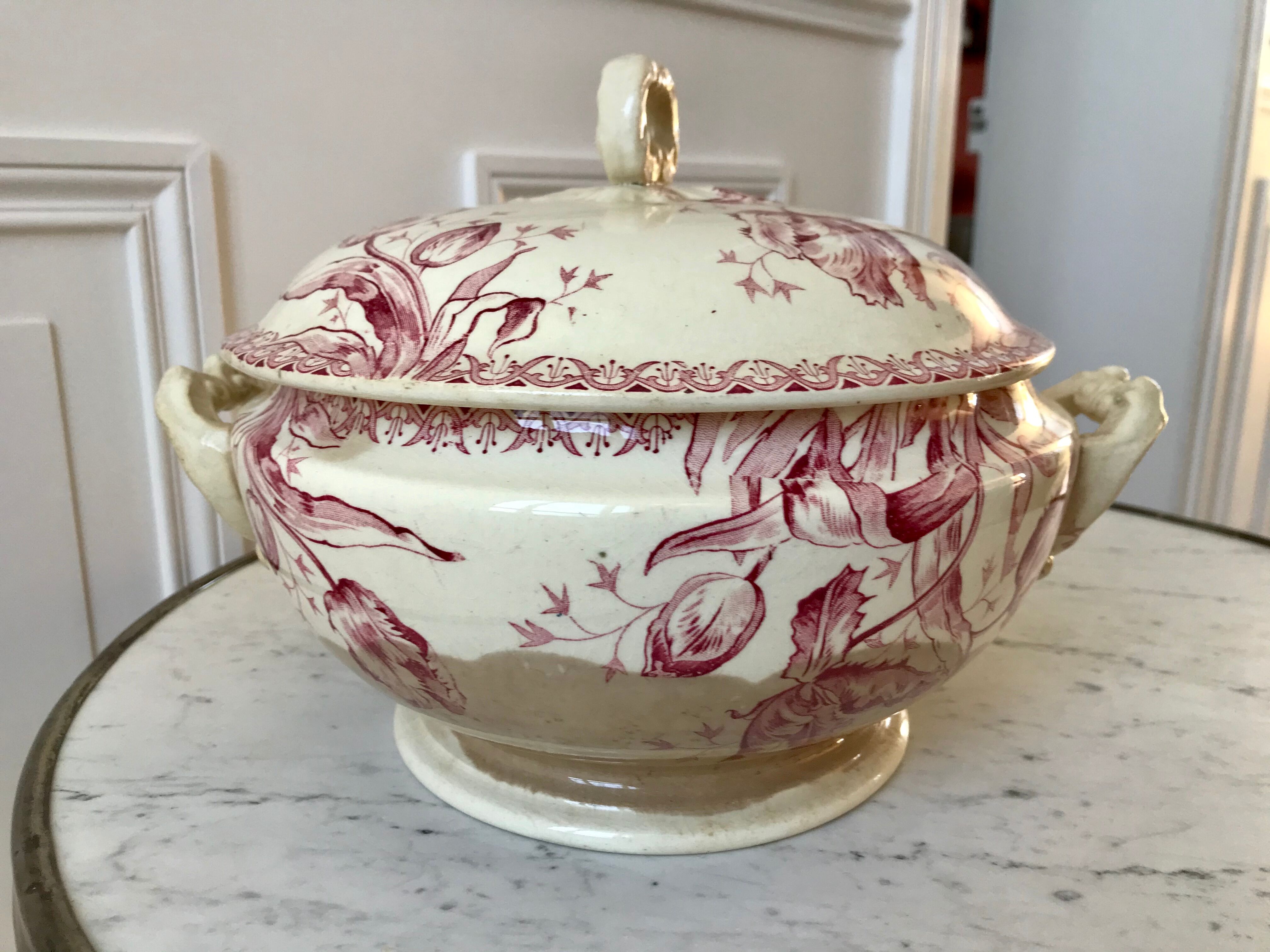 Soup pot Terre de Fer Gien model "July" late nineteenth